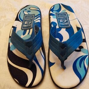 Island Slipper flip flops blue wave print handmade in Hawaii. Size 7men, 8 women